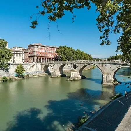 Grottini Charme Penthouse ~ Historic Center Rome